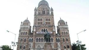 The local corporators and other officials will inform residents about how much time they have before flooding begins in the area.(HT file photo) The local corporators and other officials will inform residents about how much time they have before flooding begins in the area.(HT file photo)