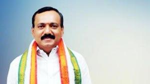 MLA Gandra Venkata Ramana Reddy, flanked by other Congress MLAs who joined TRS, said they joined the ruling party as per provisions of the Constitution.(Twitter/Gandra Venkata Ramana Reddy) MLA Gandra Venkata Ramana Reddy, flanked by other Congress MLAs who joined TRS, said they joined the ruling party as per provisions of the Constitution.(Twitter/Gandra Venkata Ramana Reddy)