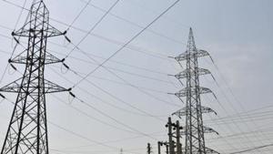 With the scorching summer at its peak and the region reeling under a heatwave, the hours-long power outage forced residents to suffer the heat without water.(Abhinav Saha/HT / Representative image) With the scorching summer at its peak and the region reeling under a heatwave, the hours-long power outage forced residents to suffer the heat without water.(Abhinav Saha/HT / Representative image)