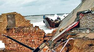 A portion of Bhuteshwar Mahadev temple in Gujarat’s Porbandar collapses due to Cyclone Vayu on Thursday. (ANI photo) A portion of Bhuteshwar Mahadev temple in Gujarat’s Porbandar collapses due to Cyclone Vayu on Thursday. (ANI photo)