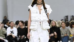 A model walks the ramp at a fashion show in Paris last year. Pockets are finally a part of women’s fashion internationally.(Getty Images) A model walks the ramp at a fashion show in Paris last year. Pockets are finally a part of women’s fashion internationally.(Getty Images)