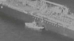 Still image taken from a US military handout video purports to show Iran's Revolutionary Guard (IRGC) removing an unexploded limpet mine from the side of the Kokuka Courageous Tanker, June 13, 2019.(Reuters File Photo) Still image taken from a US military handout video purports to show Iran's Revolutionary Guard (IRGC) removing an unexploded limpet mine from the side of the Kokuka Courageous Tanker, June 13, 2019.(Reuters File Photo)