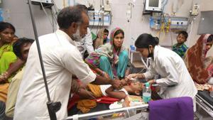 Children showing symptoms of Acute Encephalitis Syndrome (AES) undergoing treatment at Sri Krishna Medical College and Hospital (SKMCH), in Muzaffarpur, Monday, June 17, 2019.(PTI) Children showing symptoms of Acute Encephalitis Syndrome (AES) undergoing treatment at Sri Krishna Medical College and Hospital (SKMCH), in Muzaffarpur, Monday, June 17, 2019.(PTI)
