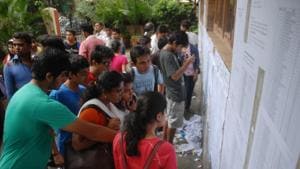 MPSC result 2019: The Maharashtra Public Service Commission (MPSC) has announced the pre exam results of Maharashtra Subordinate Services, Gr-B Pre Examination - 2018 for recruitment of assistant section officers.(HT file) MPSC result 2019: The Maharashtra Public Service Commission (MPSC) has announced the pre exam results of Maharashtra Subordinate Services, Gr-B Pre Examination - 2018 for recruitment of assistant section officers.(HT file)