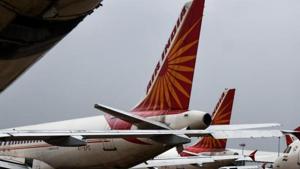 In the wake of an altercation between a captain and a cabin crew member, Air India is likely to ban pilots from bringing their own food onboard an aircraft. (Photo by CHANDAN KHANNA / AFP) In the wake of an altercation between a captain and a cabin crew member, Air India is likely to ban pilots from bringing their own food onboard an aircraft. (Photo by CHANDAN KHANNA / AFP)
