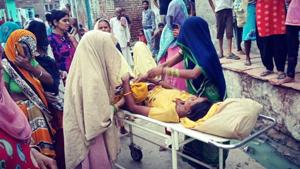 The woman’s neighbours helped her deliver the baby outside the primary health centre.(HT Photo) The woman’s neighbours helped her deliver the baby outside the primary health centre.(HT Photo)