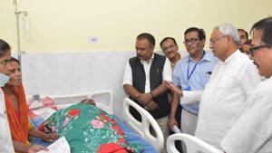 Bihar CM Nitish Kumar visited a hospital in Gaya on June 20, 2019, where most of the heat stroke patients are being treated.(HT Photo) Bihar CM Nitish Kumar visited a hospital in Gaya on June 20, 2019, where most of the heat stroke patients are being treated.(HT Photo)