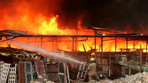 Firefighters douse fire at a furniture market in Shaheen Bagh, near Kalindi Kunj station, in New Delhi, India, on Friday, June 21, 2019.(Photo: Salman Ali / Hindustan times) Firefighters douse fire at a furniture market in Shaheen Bagh, near Kalindi Kunj station, in New Delhi, India, on Friday, June 21, 2019.(Photo: Salman Ali / Hindustan times)