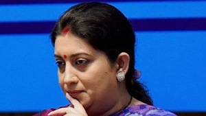 Sawant was accompanied by Irani, who is on her first planned visit to her constituency after defeating Congress President Rahul Gandhi.(PTI FILE) Sawant was accompanied by Irani, who is on her first planned visit to her constituency after defeating Congress President Rahul Gandhi.(PTI FILE)