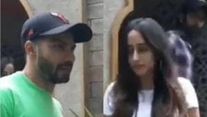 Varun Dhawan and girlfriend Natasha Dalal spotted outside a restaurant in Mumbai.(Instagram video grab) Varun Dhawan and girlfriend Natasha Dalal spotted outside a restaurant in Mumbai.(Instagram video grab)