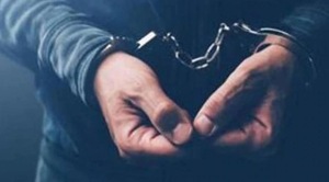 Police said two of the suspects, identified as Vijay alias Kale (from Jhajjar) and Satender, a Farrukhnagar resident, were arrested on Thursday from Vatika Chowk. They were traveling in a luxury car, which has now been confiscated.(HT Photo) Police said two of the suspects, identified as Vijay alias Kale (from Jhajjar) and Satender, a Farrukhnagar resident, were arrested on Thursday from Vatika Chowk. They were traveling in a luxury car, which has now been confiscated.(HT Photo)