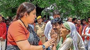 In Baraulia, she was joined by Goa chief minister Pramod Sawant, who had come all the way due to the emotional bond that his predecessor late Manohar Parrikar shared with the village as a Rajya Sabha MP.(HT Photo)