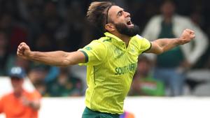 South Africa's Imran Tahir celebrates the wicket of Pakistan's Imam-ul-Haq.(Action Images via Reuters) South Africa's Imran Tahir celebrates the wicket of Pakistan's Imam-ul-Haq.(Action Images via Reuters)