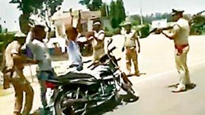 Sanjay Kumar Singh, station house officer (SHO) of Wazirganj police station, said, “The checking was done as per the laid down procedure of tacking hostile situation. The intention of our personnel was not to intimidate anyone.”(HT Photo) Sanjay Kumar Singh, station house officer (SHO) of Wazirganj police station, said, “The checking was done as per the laid down procedure of tacking hostile situation. The intention of our personnel was not to intimidate anyone.”(HT Photo)