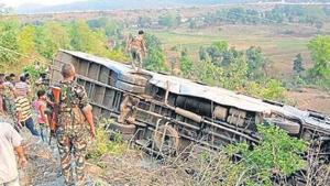 Bus at the accident site in Annaraj Ghati at Garhwa on Tuesday.(HT Photo) Bus at the accident site in Annaraj Ghati at Garhwa on Tuesday.(HT Photo)