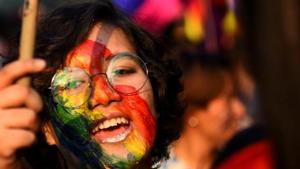 Many of the “anti-eveteasing’’ squads end up targeting couples in public spaces. This becomes even more dangerous for LGBTQI people.(Amal KS/HT PHOTO) Many of the “anti-eveteasing’’ squads end up targeting couples in public spaces. This becomes even more dangerous for LGBTQI people.(Amal KS/HT PHOTO)