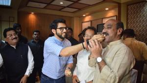 (From left) Yuva Sena chief Aaditya Thackeray, Mayor Vishwanath Mahadeshwar and Shiv Sena leader Anil Patankar at the BEST headquarters on Tuesday.(Bhushan Koyande/HT Photo) (From left) Yuva Sena chief Aaditya Thackeray, Mayor Vishwanath Mahadeshwar and Shiv Sena leader Anil Patankar at the BEST headquarters on Tuesday.(Bhushan Koyande/HT Photo)