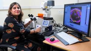 Mahak Sharma at work in the IISER lab in Mohali.(Keshav Singh/HT) Mahak Sharma at work in the IISER lab in Mohali.(Keshav Singh/HT)