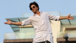 Shah Rukh Khan greets the fans at his residence in Mumbai.(IANS) Shah Rukh Khan greets the fans at his residence in Mumbai.(IANS)