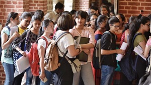 Students at DU’s Miranda House College, June 28, 2019. Delhi University had received around 5.19 lakh applications for English, Political Science, History, and BA Programme course.(Raj K Raj / HT Photo) Students at DU’s Miranda House College, June 28, 2019. Delhi University had received around 5.19 lakh applications for English, Political Science, History, and BA Programme course.(Raj K Raj / HT Photo)