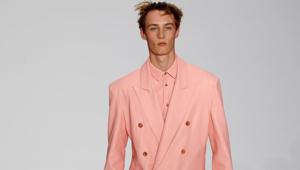 A model presents a creation by Paul Smith during the men's spring/summer 2020 fashion collection in Paris on June 23, 2019. (Photo by FRANCOIS GUILLOT / AFP)(AFP) A model presents a creation by Paul Smith during the men's spring/summer 2020 fashion collection in Paris on June 23, 2019. (Photo by FRANCOIS GUILLOT / AFP)(AFP)