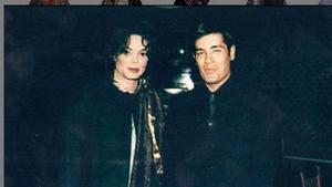 Manish Malhotra poses with popstar Michael Jackson. Manish Malhotra poses with popstar Michael Jackson.