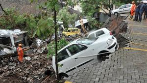 By Saturday afternoon, the police filed a first information report (FIR) against 15 persons, including the developer, site engineer and contractor of both sites (Alcon Stylus and the under-construction building), listing their offence as culpable homicide not amounting to murder.(HT Photo) By Saturday afternoon, the police filed a first information report (FIR) against 15 persons, including the developer, site engineer and contractor of both sites (Alcon Stylus and the under-construction building), listing their offence as culpable homicide not amounting to murder.(HT Photo)