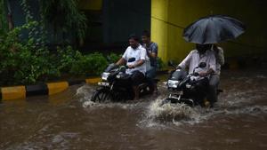 Heavy rains causes water logging at Railway Under Pass in Navi Mumbai.(Bachchan Kumar/ Hindustan Times) Heavy rains causes water logging at Railway Under Pass in Navi Mumbai.(Bachchan Kumar/ Hindustan Times)