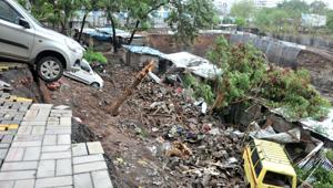 Wall collapse at Alcon Stylus at Kondhva in Pune, India, on Saturday, June 29, 2019.(HT Photo) Wall collapse at Alcon Stylus at Kondhva in Pune, India, on Saturday, June 29, 2019.(HT Photo)