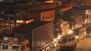 The police said the incident took place on Thursday around 7.30 pm when the suspects reached the toll plaza in a private taxi.(Abhinav Saha/Hindustan Times) The police said the incident took place on Thursday around 7.30 pm when the suspects reached the toll plaza in a private taxi.(Abhinav Saha/Hindustan Times)