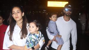 Shahid Kapoor, Mira Rajput with kids Misha and Zain at Mumbai airport.(Varinder Chawla) Shahid Kapoor, Mira Rajput with kids Misha and Zain at Mumbai airport.(Varinder Chawla)
