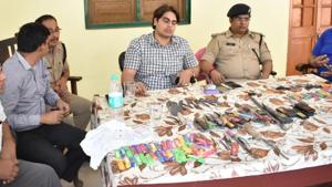 District magistrate Bhanu Chandra Goswami and SSP Atul Sharma at Naini Central Prison during the raid.(HT Photo) District magistrate Bhanu Chandra Goswami and SSP Atul Sharma at Naini Central Prison during the raid.(HT Photo)
