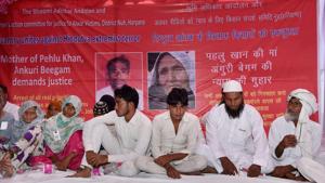 Alwar victim Pehlu Khan's mother Ankuri Beegam and other family members at a dharna demanding justice for him, at Jantar Mantar in new Delhi. April, 2017.(PTI File) Alwar victim Pehlu Khan's mother Ankuri Beegam and other family members at a dharna demanding justice for him, at Jantar Mantar in new Delhi. April, 2017.(PTI File)