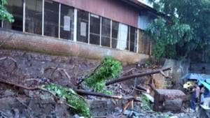 Compound wall collapse at Sinhgad Institute, Ambegaon in Pune(HT PHOTO) Compound wall collapse at Sinhgad Institute, Ambegaon in Pune(HT PHOTO)