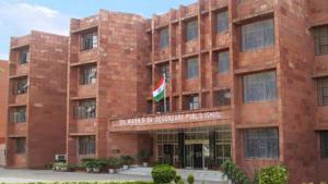 The school has international collaborative projects in which students interact with their peers across the world(HT) The school has international collaborative projects in which students interact with their peers across the world(HT)