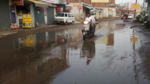 A water-logged road in Uttar Pradesh capital Lucknow.(HT Photo) A water-logged road in Uttar Pradesh capital Lucknow.(HT Photo)