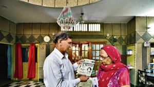 Kartar Singh Solanki (L) and Sushila, parents of Neetu Solanki, who was murdered by her live-in partner Raju Gehlot and her body was found stuffed in a bag outside the New Delhi railway station in February 2011, hold up clippings and pictures of their daughter at their home, in New Delhi, India, on Friday, June 28, 2019. (Photo by Burhaan Kinu/ Hindustan Times) Kartar Singh Solanki (L) and Sushila, parents of Neetu Solanki, who was murdered by her live-in partner Raju Gehlot and her body was found stuffed in a bag outside the New Delhi railway station in February 2011, hold up clippings and pictures of their daughter at their home, in New Delhi, India, on Friday, June 28, 2019. (Photo by Burhaan Kinu/ Hindustan Times)