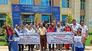 The buyers alleged that when they bought flats in the project that was launched in 2008, they were promised that the apartments would be delivered to them in 2012.(HT Photo) The buyers alleged that when they bought flats in the project that was launched in 2008, they were promised that the apartments would be delivered to them in 2012.(HT Photo)