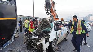 A cab collided behind the NSG bus at Delhi-Gurugram Expressway from Gurugram to Delhi side, Iffco Chowk flyover; two persons died in this accident and one major injured, in Gurugram.(Kumar/Hindustan Times) A cab collided behind the NSG bus at Delhi-Gurugram Expressway from Gurugram to Delhi side, Iffco Chowk flyover; two persons died in this accident and one major injured, in Gurugram.(Kumar/Hindustan Times)