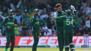 Pakistan's Shaheen Shah Afridi (2R) celebrates with teammates after the dismissal of Afghanistan's Najibullah Zadran during the 2019 Cricket World Cup group stage match between Pakistan and Afghanistan at Headingley in Leeds, northern England, on June 29, 2019. (Photo by Lindsey Parnaby / AFP) / RESTRICTED TO EDITORIAL USE(AFP) Pakistan's Shaheen Shah Afridi (2R) celebrates with teammates after the dismissal of Afghanistan's Najibullah Zadran during the 2019 Cricket World Cup group stage match between Pakistan and Afghanistan at Headingley in Leeds, northern England, on June 29, 2019. (Photo by Lindsey Parnaby / AFP) / RESTRICTED TO EDITORIAL USE(AFP)