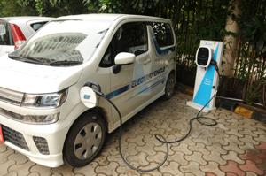 Currently, electric vehicles have a high upfront cost, but their operation cost is low. This makes them a perfect case for shared mobility and what better form of shared mobility than buses. Image used for representational purpose only.((Photo by Parveen Kumar/Hindustan Times)) Currently, electric vehicles have a high upfront cost, but their operation cost is low. This makes them a perfect case for shared mobility and what better form of shared mobility than buses. Image used for representational purpose only.((Photo by Parveen Kumar/Hindustan Times))
