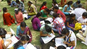 There is a huge gap between the skill needs of the Indian economy and the supply of graduates, a government backed report says, adding that non-technical, non-professional degree courses should have 20-35 per cent vocational content.(HT file) There is a huge gap between the skill needs of the Indian economy and the supply of graduates, a government backed report says, adding that non-technical, non-professional degree courses should have 20-35 per cent vocational content.(HT file)