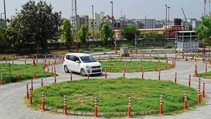 Delhi has a total of 12 motor licensing centres, of which three conduct fully automated driving tests.(Mohd Zakir/HT file) Delhi has a total of 12 motor licensing centres, of which three conduct fully automated driving tests.(Mohd Zakir/HT file)
