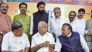 Karnataka BJP state chief BS Yeduyurappa with Jagadish Shettar (left), KS Eshwarappa (right) and others during the BJP legislator party meeting at the party office in Bengaluru on Monday.(PTI photo) Karnataka BJP state chief BS Yeduyurappa with Jagadish Shettar (left), KS Eshwarappa (right) and others during the BJP legislator party meeting at the party office in Bengaluru on Monday.(PTI photo)