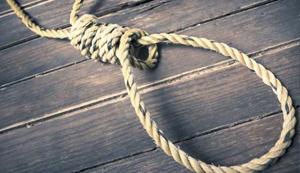 A 23-year-old woman from west Delhi was found hanging from the ceiling fan of a hotel in central Delhi’s Paharganj on Sunday evening. (Representative photo)(HT Photo) A 23-year-old woman from west Delhi was found hanging from the ceiling fan of a hotel in central Delhi’s Paharganj on Sunday evening. (Representative photo)(HT Photo)