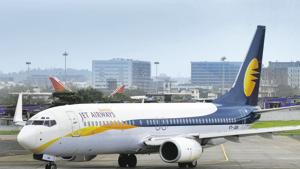 The Directorate General of Civil Aviation (DGCA) has once again emphasised its regulations on flights operating on minimum fuel in which pilots sought emergency landings.(HT Mint) The Directorate General of Civil Aviation (DGCA) has once again emphasised its regulations on flights operating on minimum fuel in which pilots sought emergency landings.(HT Mint)