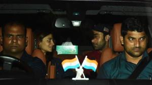 Alia Bhatt and Ranbir Kapoor seen together in Mumbai.(Varinder Chawla) Alia Bhatt and Ranbir Kapoor seen together in Mumbai.(Varinder Chawla)