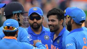India's Ravindra Jadeja (2R) celebrates with teammates after the dismissal of New Zealand's Henry Nicholls.(AFP) India's Ravindra Jadeja (2R) celebrates with teammates after the dismissal of New Zealand's Henry Nicholls.(AFP)