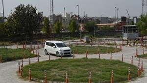 In a move to fix the broken system, the Delhi government is attempting to stop road accidents even before they occur(Mohd Zakir/HT PHOTO) In a move to fix the broken system, the Delhi government is attempting to stop road accidents even before they occur(Mohd Zakir/HT PHOTO)