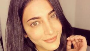 Shruti Haasan has sung a song for Tamannaah Bhatia in the upcoming film, Khamozhi.(Instagram) Shruti Haasan has sung a song for Tamannaah Bhatia in the upcoming film, Khamozhi.(Instagram)